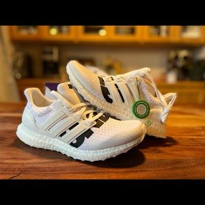 Adidas Ultra-boost Undefeated - Mens Size 7 in White